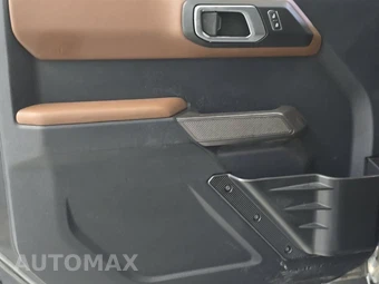 2022 Ford Bronco Outer Banks - miniatura 9