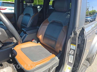 2022 Ford Bronco Outer Banks - miniatura 3