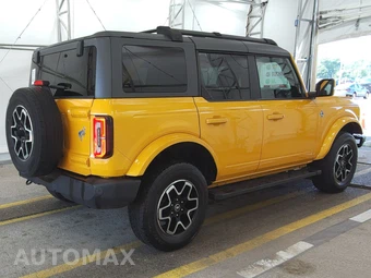 2022 Ford Bronco Outer Banks - miniatura 4