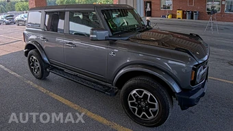 2022 Ford Bronco Outer Banks - miniatura 3