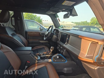 2022 Ford Bronco Outer Banks - miniatura 8