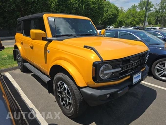 2022 Ford Bronco Outer Banks - miniatura 3