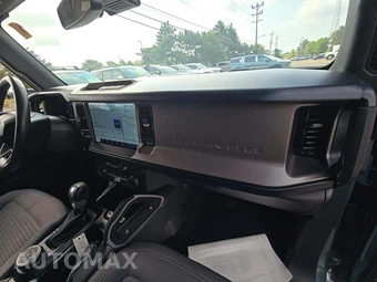 2022 Ford Bronco Outer Banks - miniatura 16