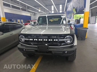2022 Ford Bronco Outer Banks - miniatura 2
