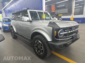 2022 Ford Bronco Outer Banks - miniatura 3