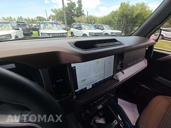 2022 Ford Bronco Outer Banks Advanced - miniatura 10