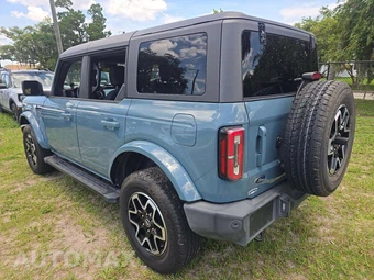 2022 Ford Bronco Outer Banks Advanced - miniatura 2