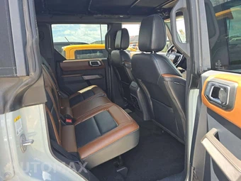 2022 Ford Bronco Outer Banks Advanced - miniatura 16