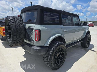 2022 Ford Bronco Outer Banks Advanced - miniatura 3