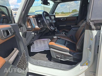 2022 Ford Bronco Outer Banks Advanced - miniatura 6