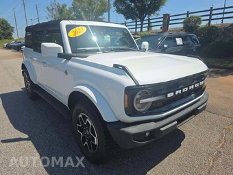 2022 Ford Bronco Outer Banks Advanced - miniatura 4