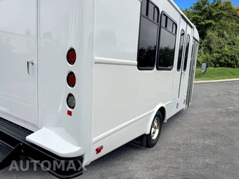 2022 Ford E-350 Cutaway DRW - miniatura 9