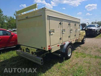 2022 Ford E-450 Cutaway DRW - miniatura 3