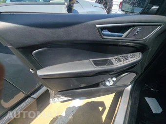 2022 Ford Edge SE - miniatura 9