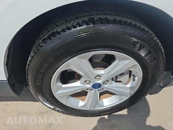 2022 Ford Edge SE - miniatura 9
