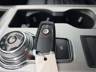 2022 Ford Edge SEL - miniatura 8