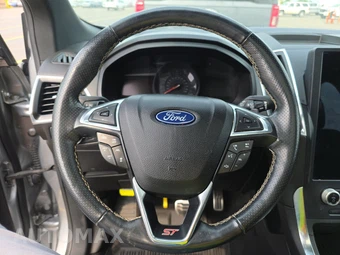 2022 Ford Edge ST - miniatura 10