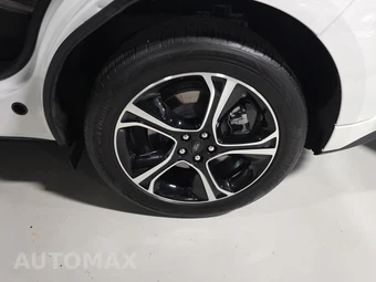 2022 Ford Edge ST - miniatura 11