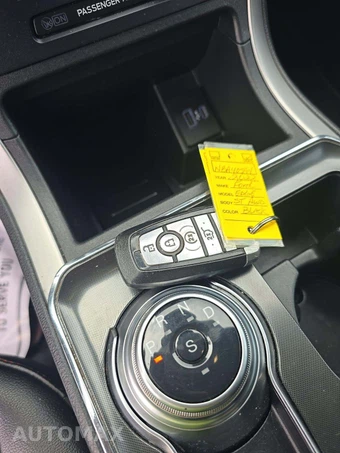 2022 Ford Edge ST-Line – miniatura 5