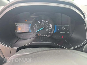 2022 Ford Edge ST-Line – miniatura 6