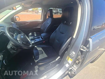 2022 Ford Edge Titanium - miniatura 3