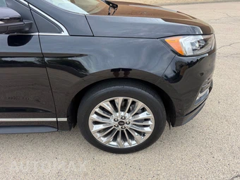 2022 Ford Edge Titanium - miniatura 4