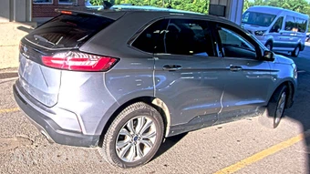 2022 Ford Edge Titanium - miniatura 4