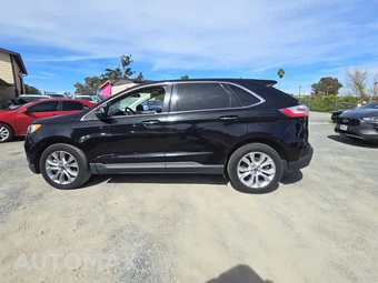 2022 Ford Edge Titanium - miniatura 3