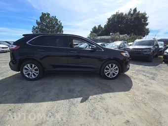 2022 Ford Edge Titanium - miniatura 5