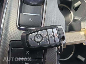 2022 Ford Edge Titanium - miniatura 9