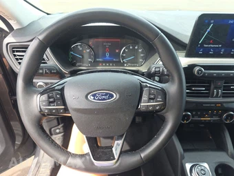 2022 Ford Escape Hybrid SE - miniatura 10
