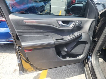 2022 Ford Escape Hybrid Titanium - miniatura 9