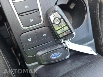 2022 Ford Escape Plug-In Hybrid SEL - miniatura 8