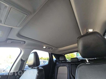 2022 Ford Escape Plug-In Hybrid Titanium - miniatura 11