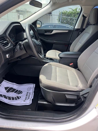 2022 Ford Escape S - miniatura 10