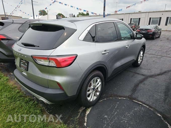 2022 Ford Escape SE - miniatura 3
