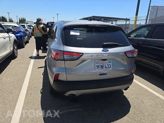 2022 Ford Escape SE – miniatura 5