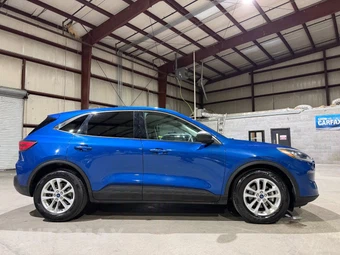 2022 Ford Escape SE - miniatura 4