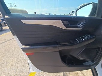 2022 Ford Escape SE - miniatura 9