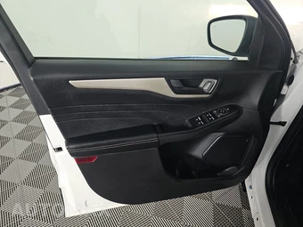 2022 Ford Escape SE - miniatura 9