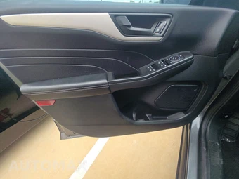 2022 Ford Escape SE – miniatura 9