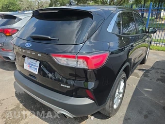 2022 Ford Escape SE - miniatura 4
