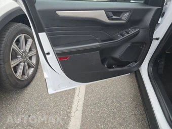 2022 Ford Escape SE - miniatura 9