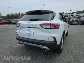 2022 Ford Escape SE - miniatura 3