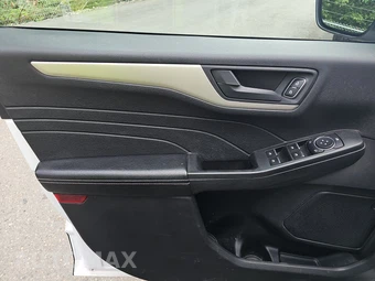 2022 Ford Escape SE – miniatura 9