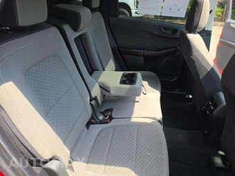 2022 Ford Escape SE - miniatura 16
