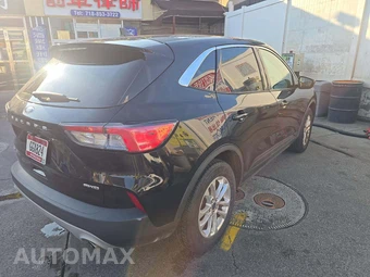 2022 Ford Escape SE - miniatura 3