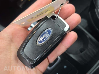 2022 Ford Escape SEL - miniatura 8