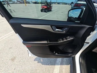 2022 Ford Escape SEL – miniatura 9