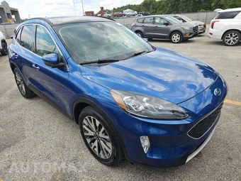 2022 Ford Escape Titanium - miniatura 3